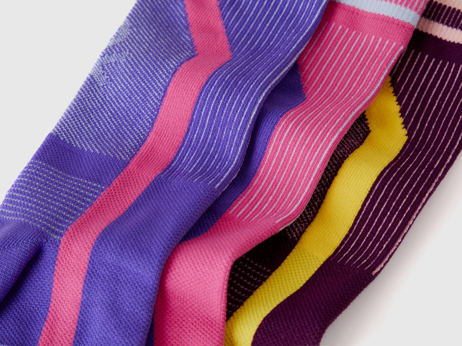 Three pairs of 3/4 length sports socks da uomo multi-color 2 | Benetton Outlet