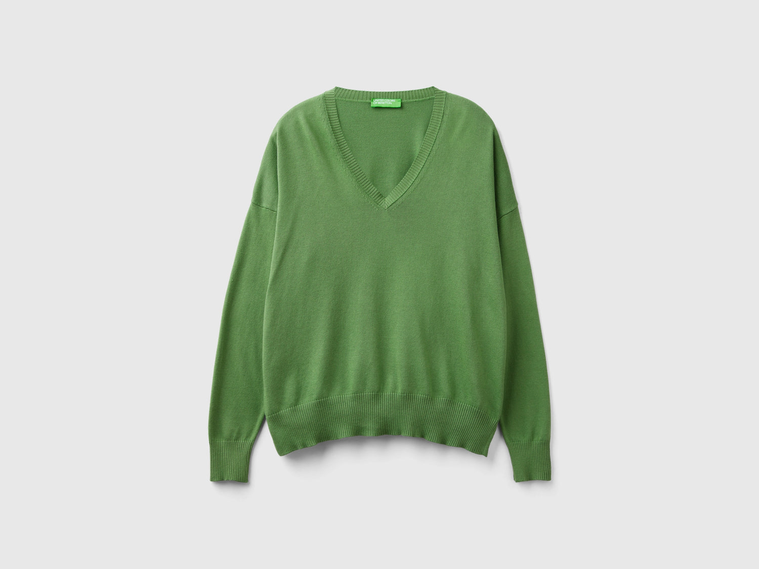 Modal blend V-neck sweater da donna verde militare | Benetton Outlet