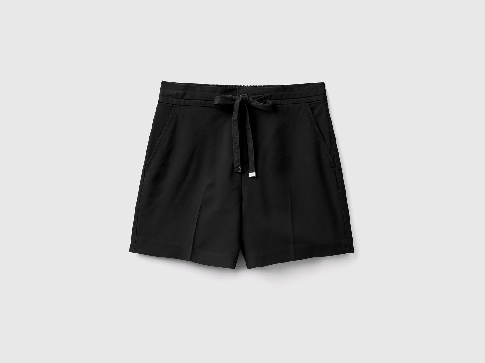 Bermuda con coulisse da donna nero | Benetton Outlet