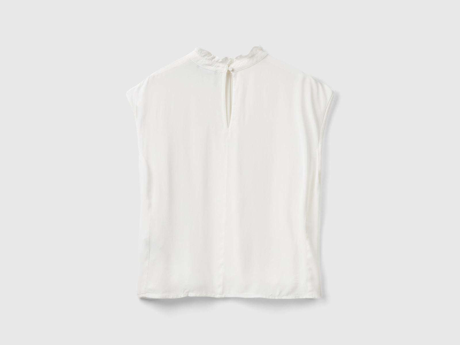 Blouse with ruffles on the neck da donna bianco panna 2 | Benetton Outlet