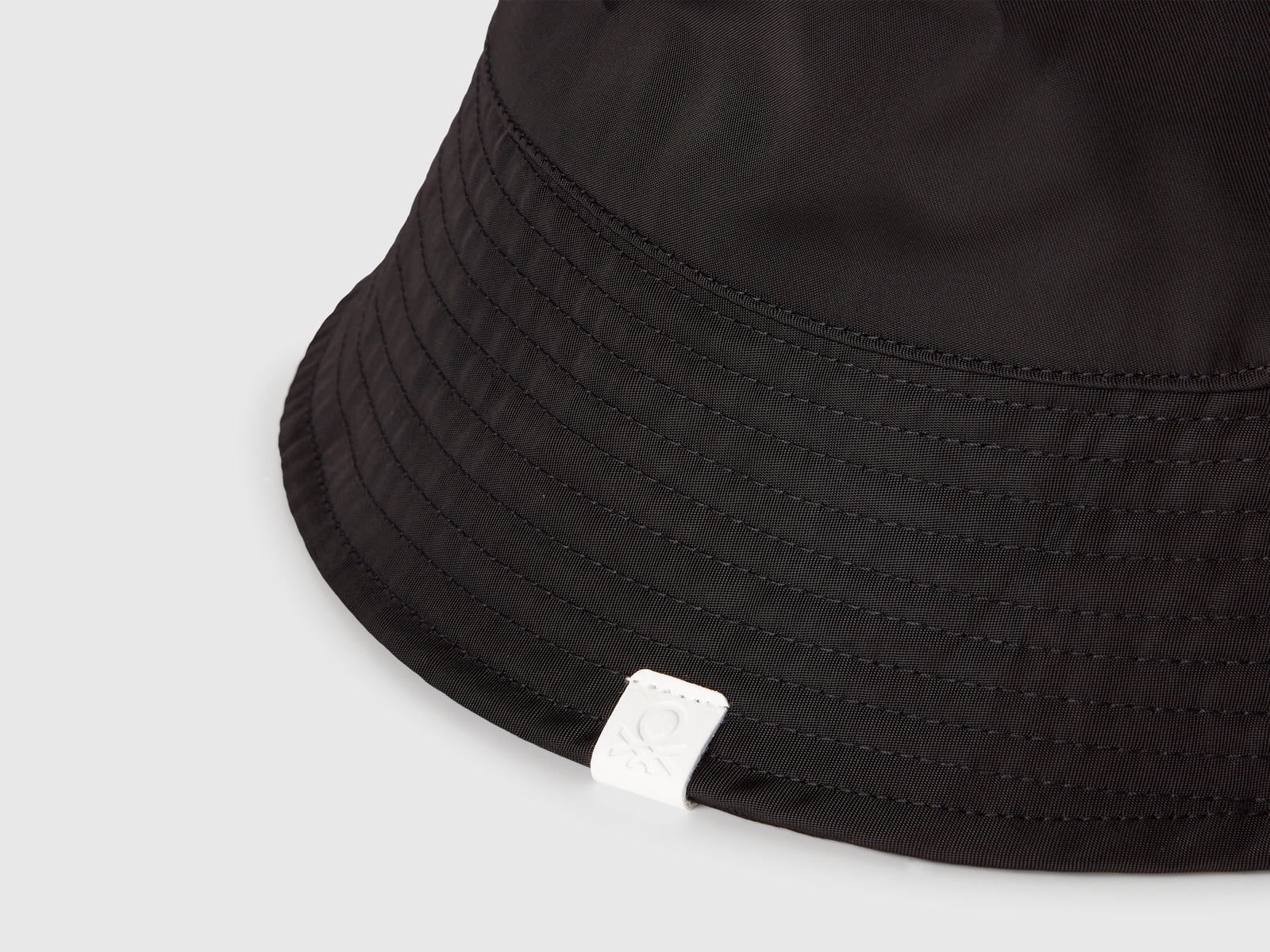 Cappello stile pescatore reversibile da donna nero 3 | Benetton Outlet