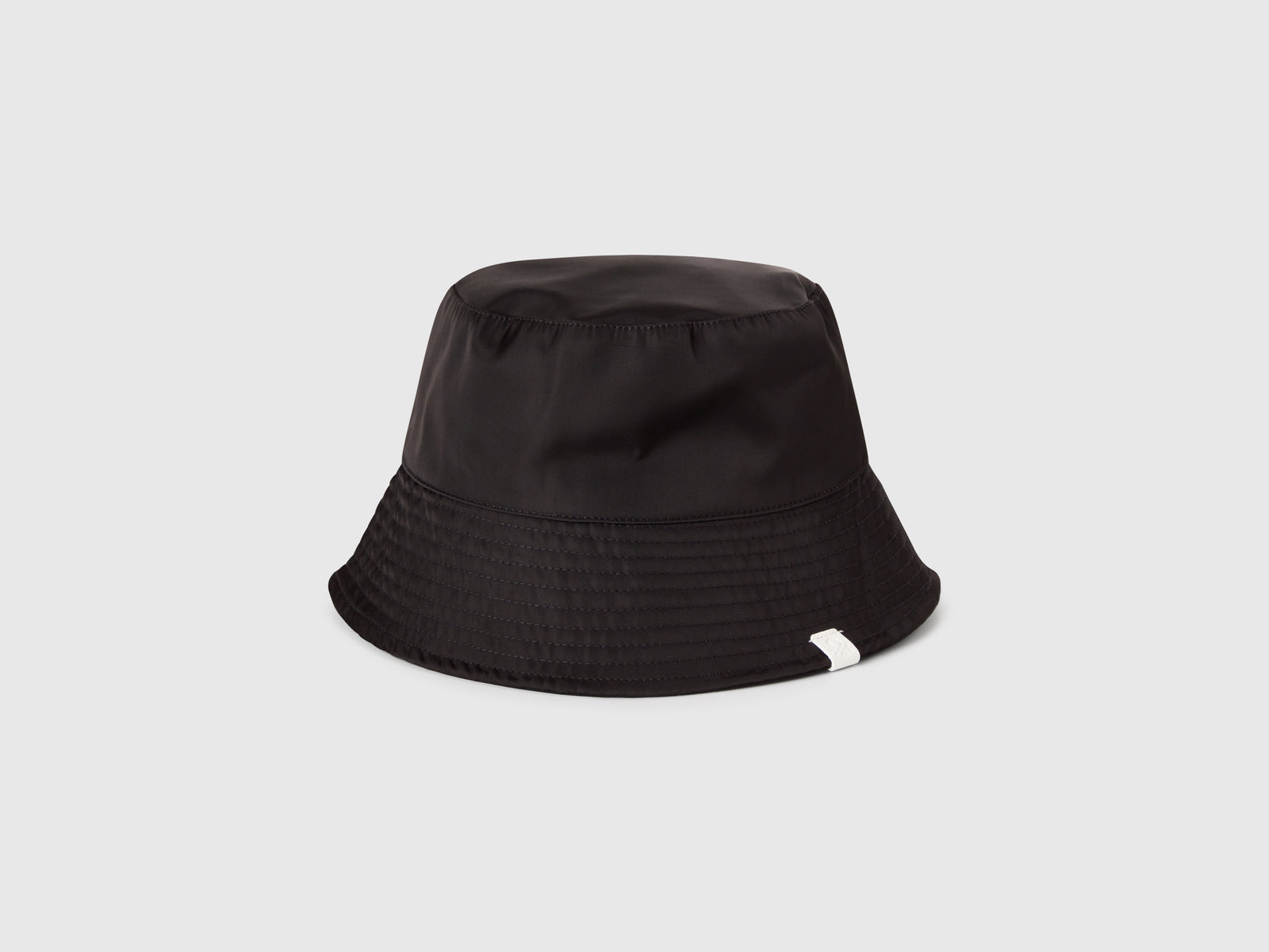 Cappello stile pescatore reversibile da donna nero | Benetton Outlet