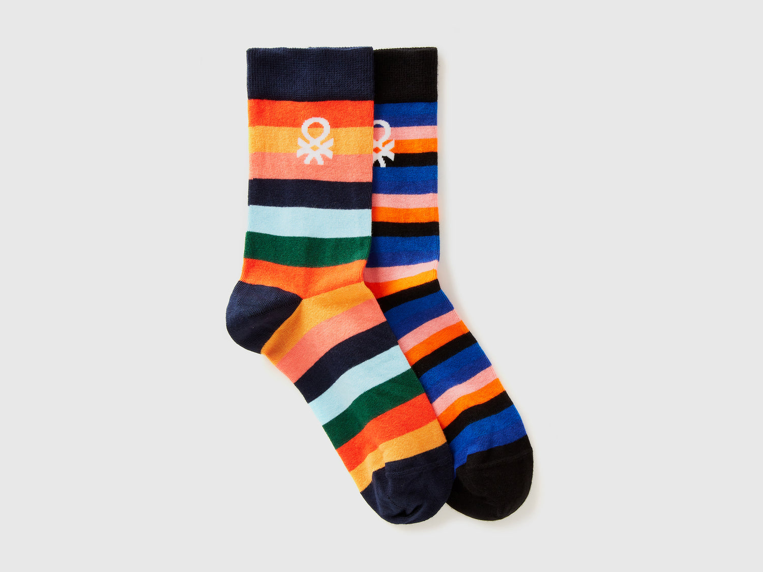 Two pairs of long socks with logos da uomo multi-color | Benetton Outlet