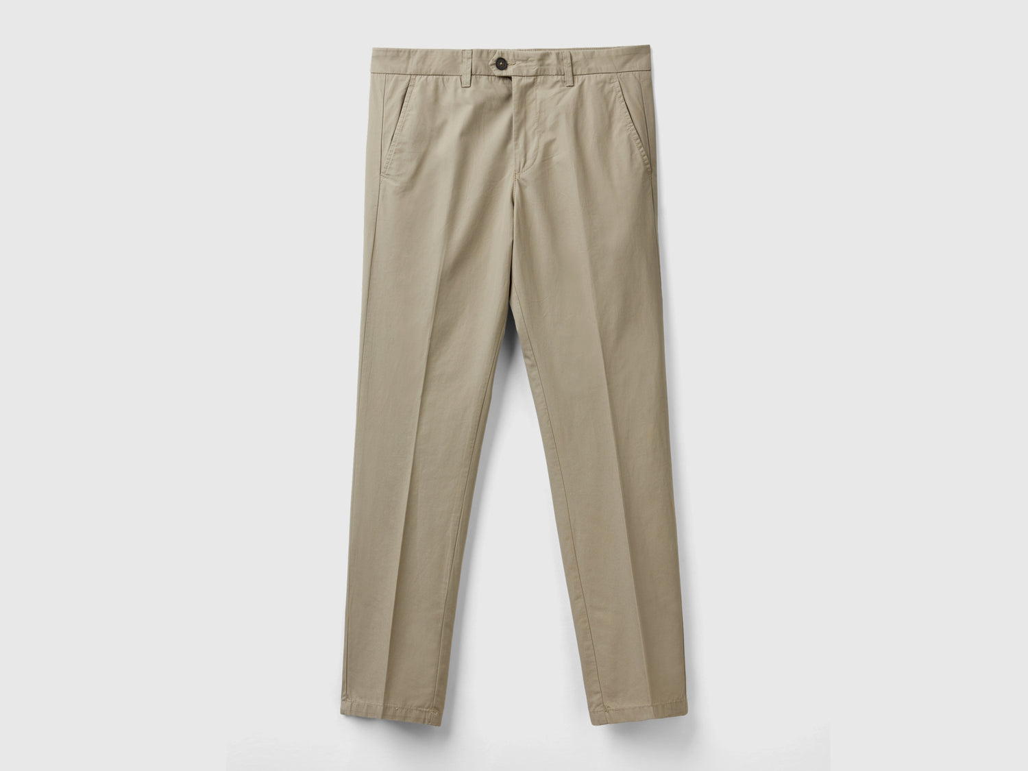 Slim fit chinos in lightweight cotton da uomo verde militare | Benetton Outlet