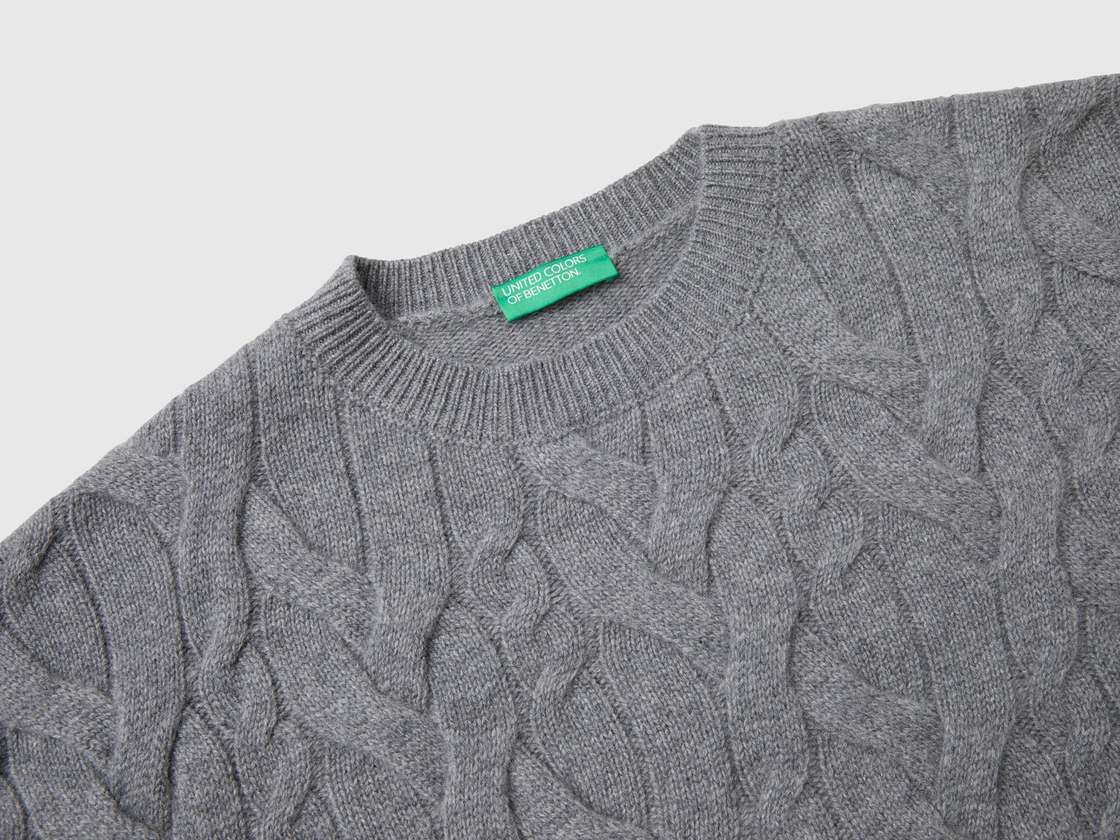 Maglia lavorata in puro cashmere da donna grigio scuro 3 | Benetton Outlet