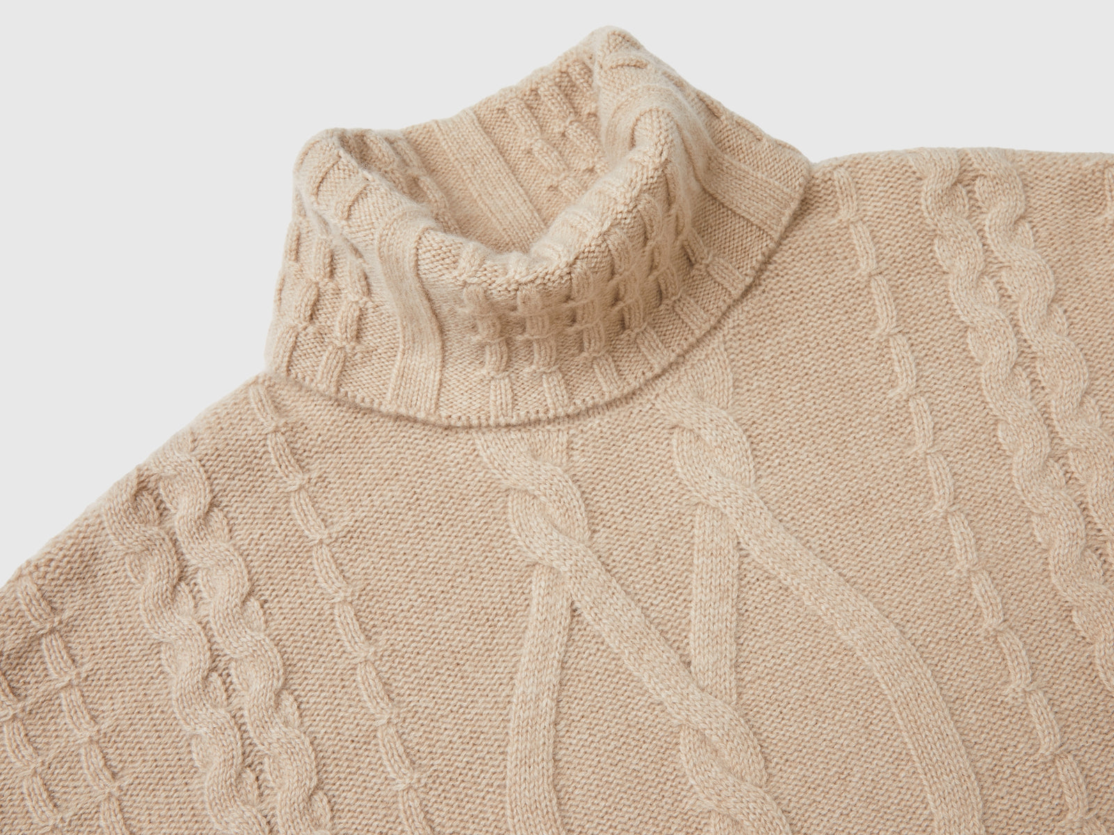 Dolcevita con trecce in puro cashmere da donna beige 3 | Benetton Outlet