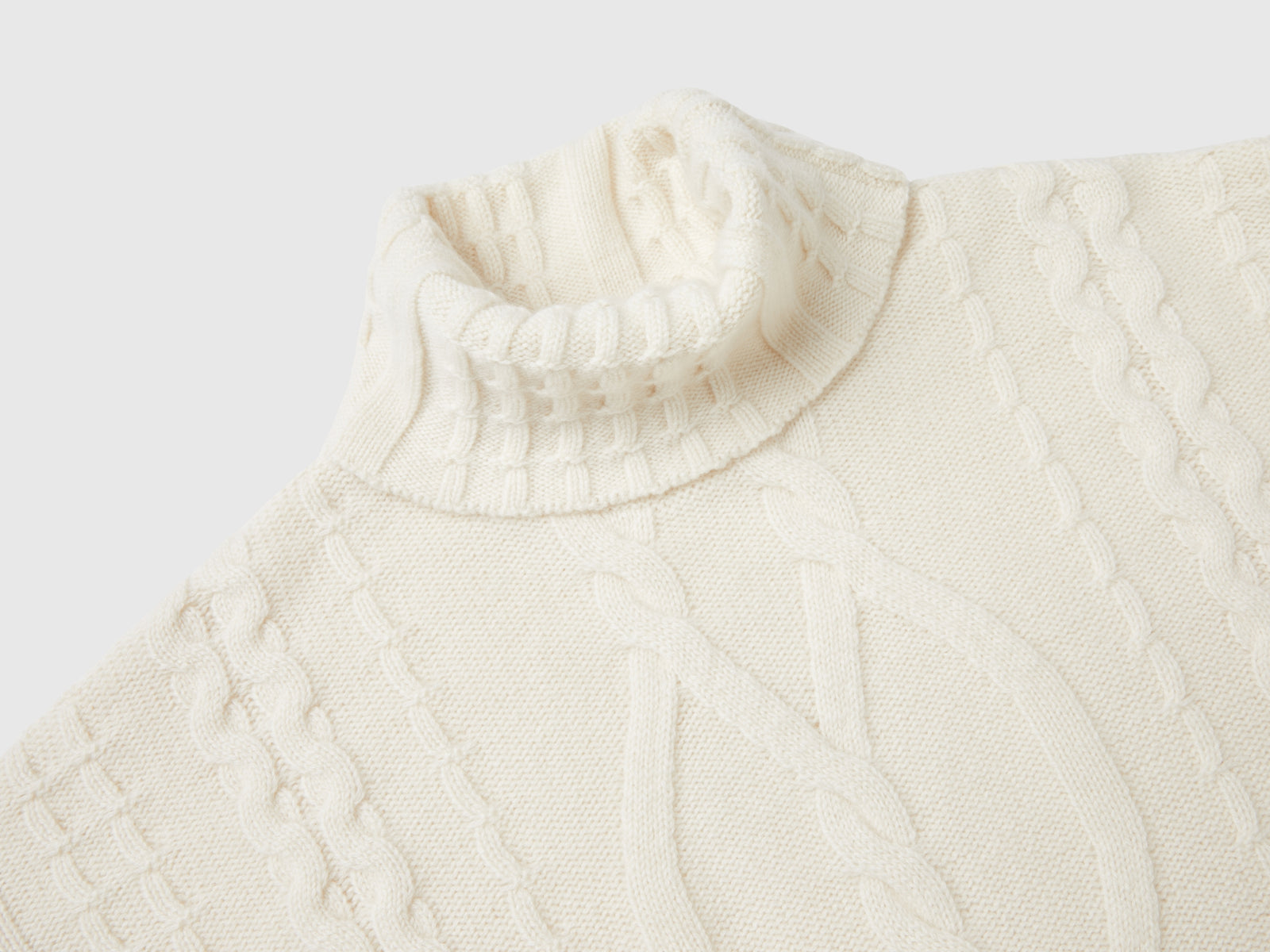 Dolcevita con trecce in puro cashmere da donna bianco panna 3 | Benetton Outlet