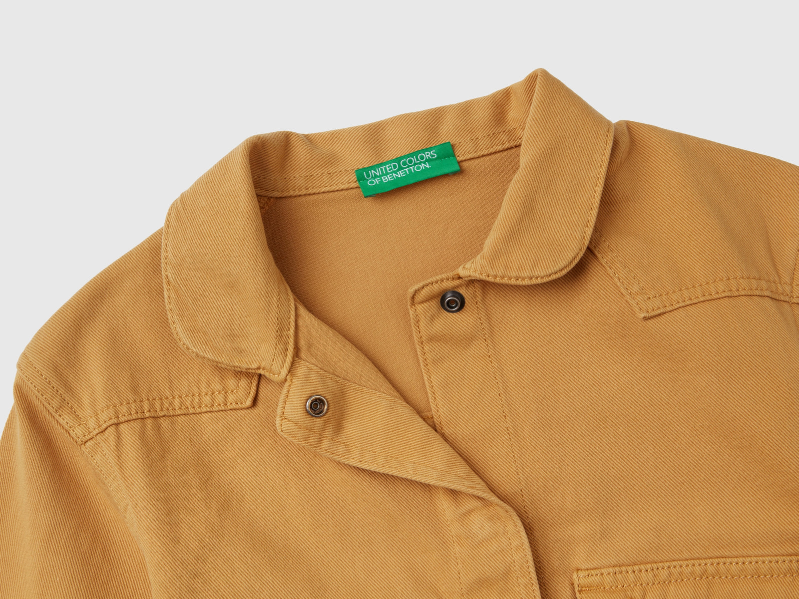 Giubbino cropped con tasche da bambina cammello 3 | Benetton Outlet