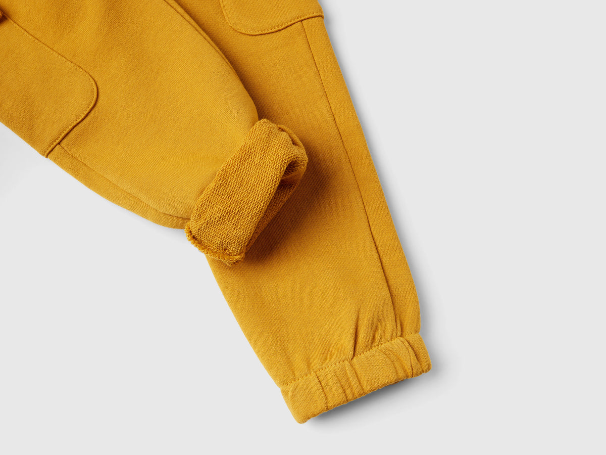 Pantaloni cargo in felpa