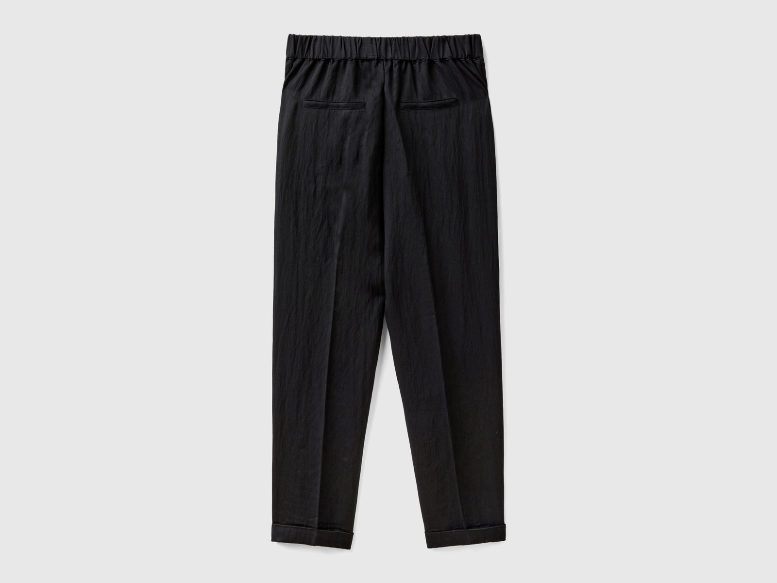 Pantaloni con risvolto in misto viscosa da donna nero 2 | Benetton Outlet