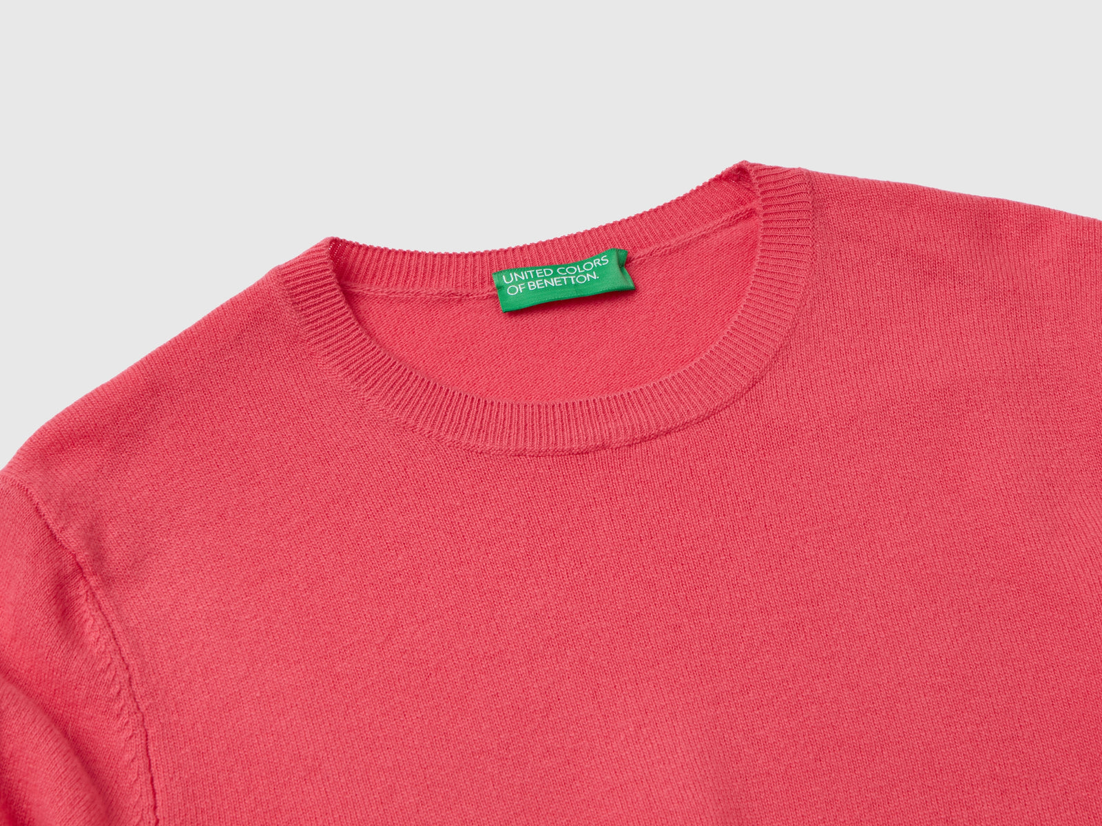 Maglia girocollo rosso in lana Merino da donna fragola 3 | Benetton Outlet
