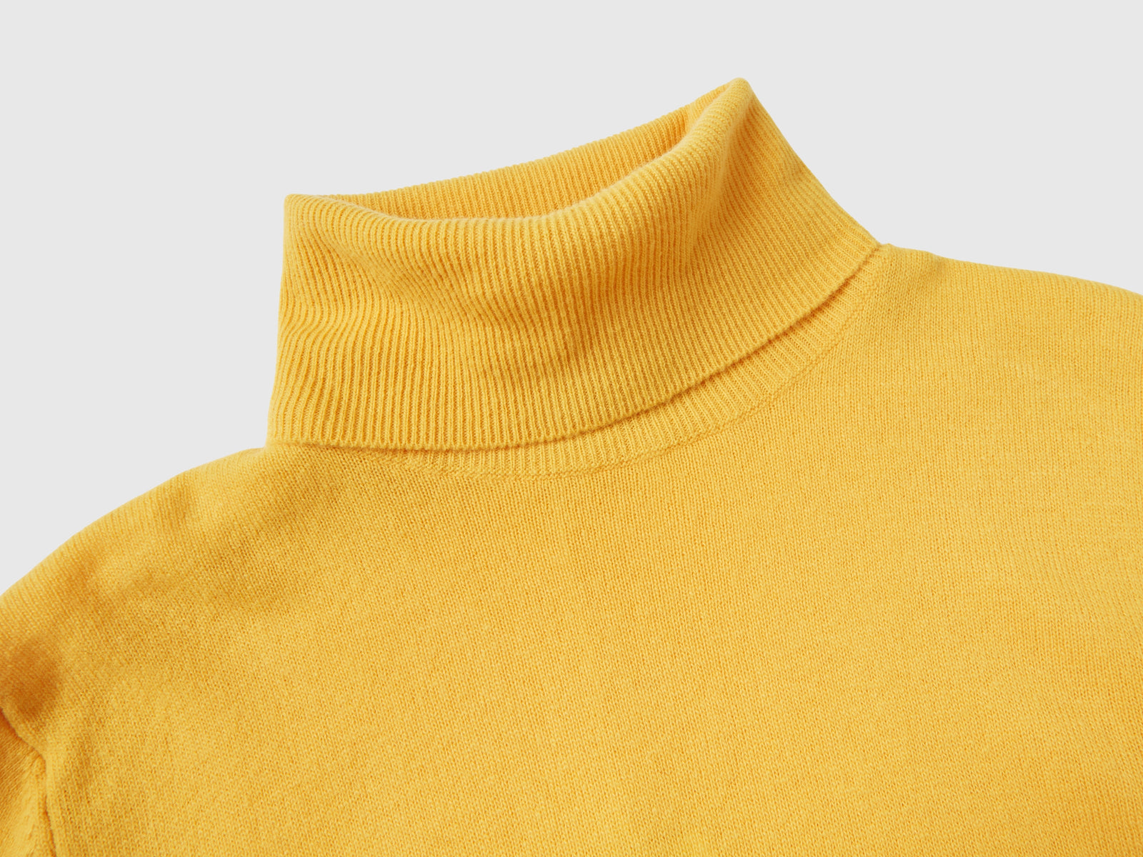 Dolcevita in pura lana Merino da donna giallo 3 | Benetton Outlet