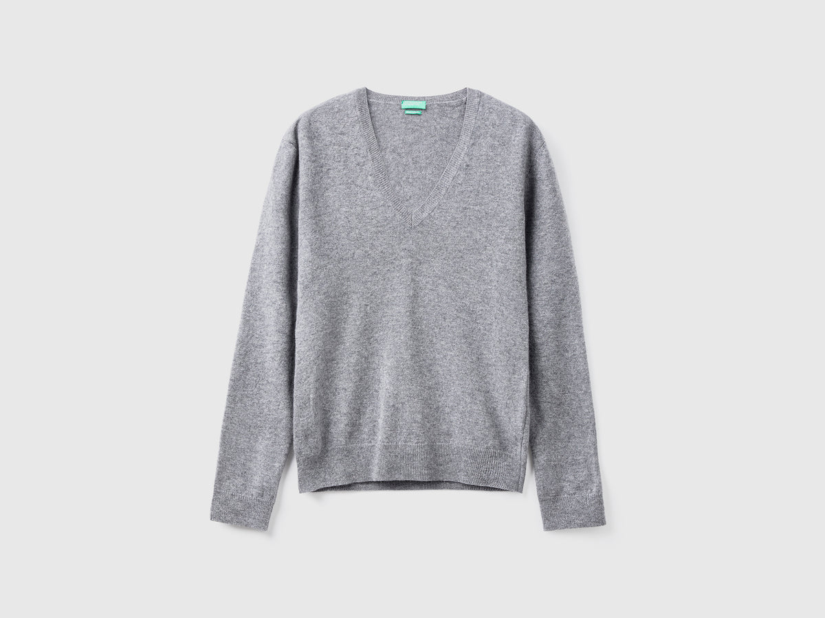 V-neck sweater in pure Merino wool