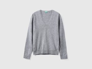 V-neck sweater in pure Merino wool