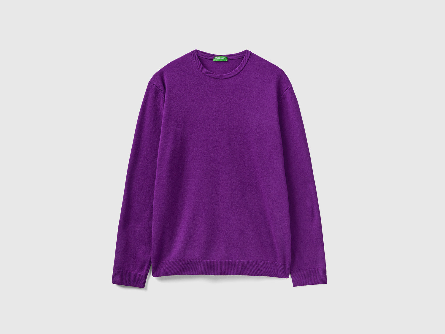 Maglia girocollo in pura lana Merino da uomo viola | Benetton Outlet
