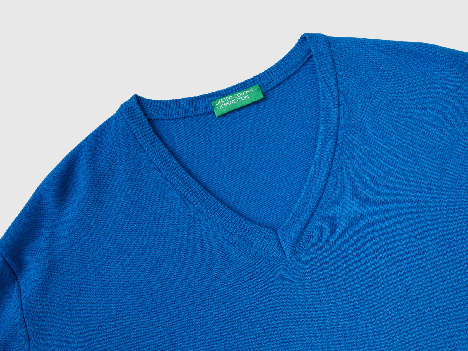 Maglia scollo a V in pura lana Merino da uomo bluette 3 | Benetton Outlet