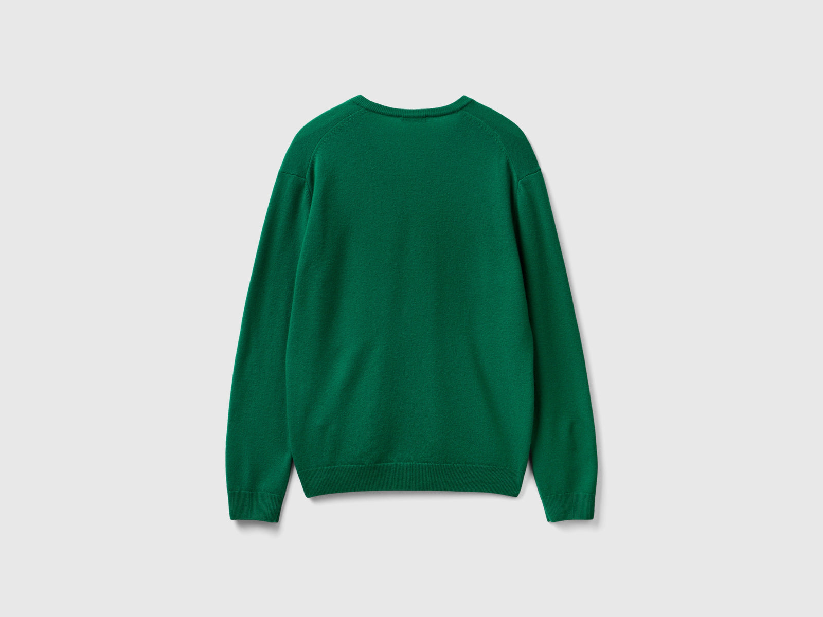 Maglia scollo a V bosco in pura lana Merino da uomo verde 2 | Benetton Outlet