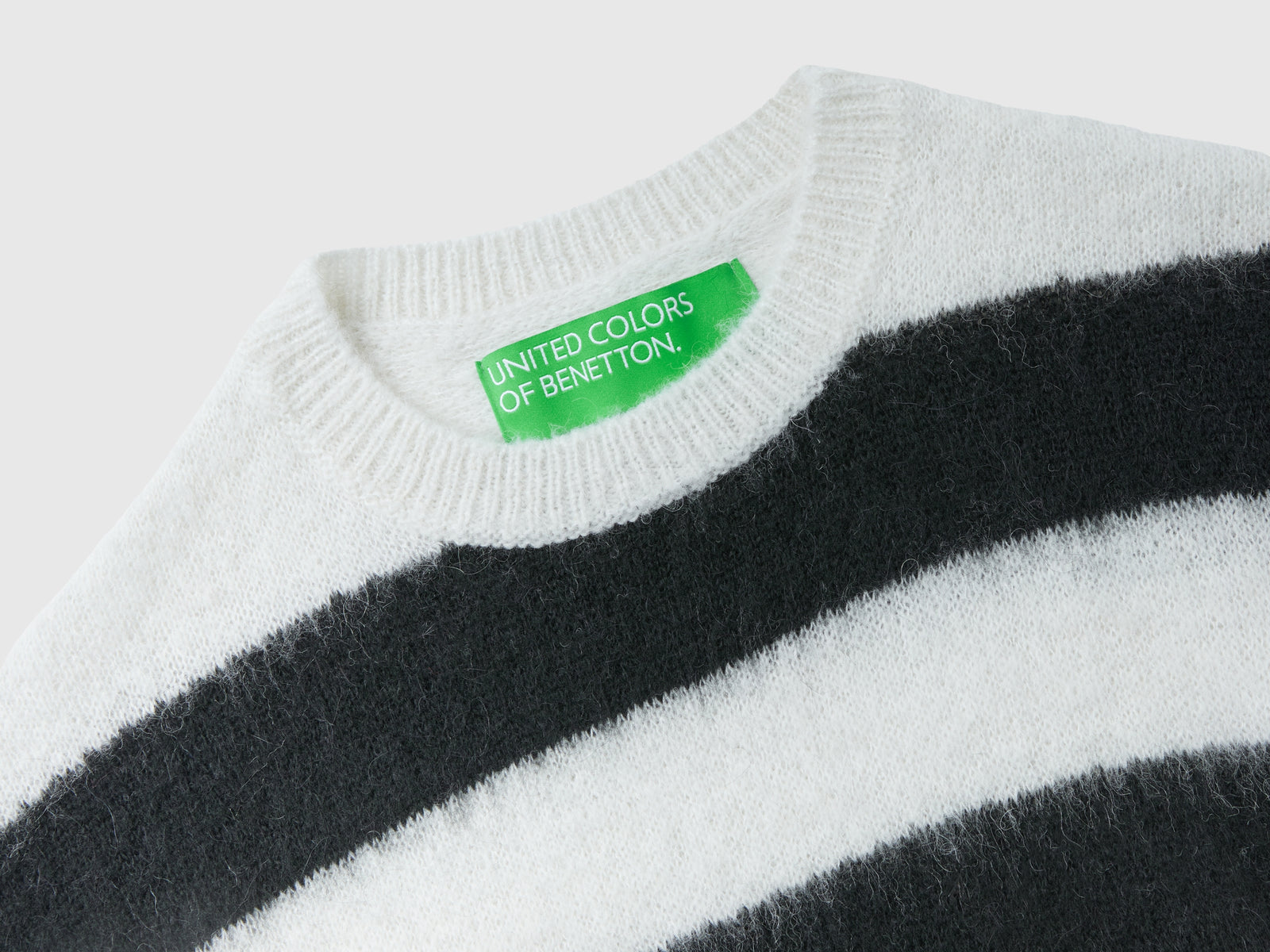 Maglia a righe in misto alpaca da donna nero 3 | Benetton Outlet