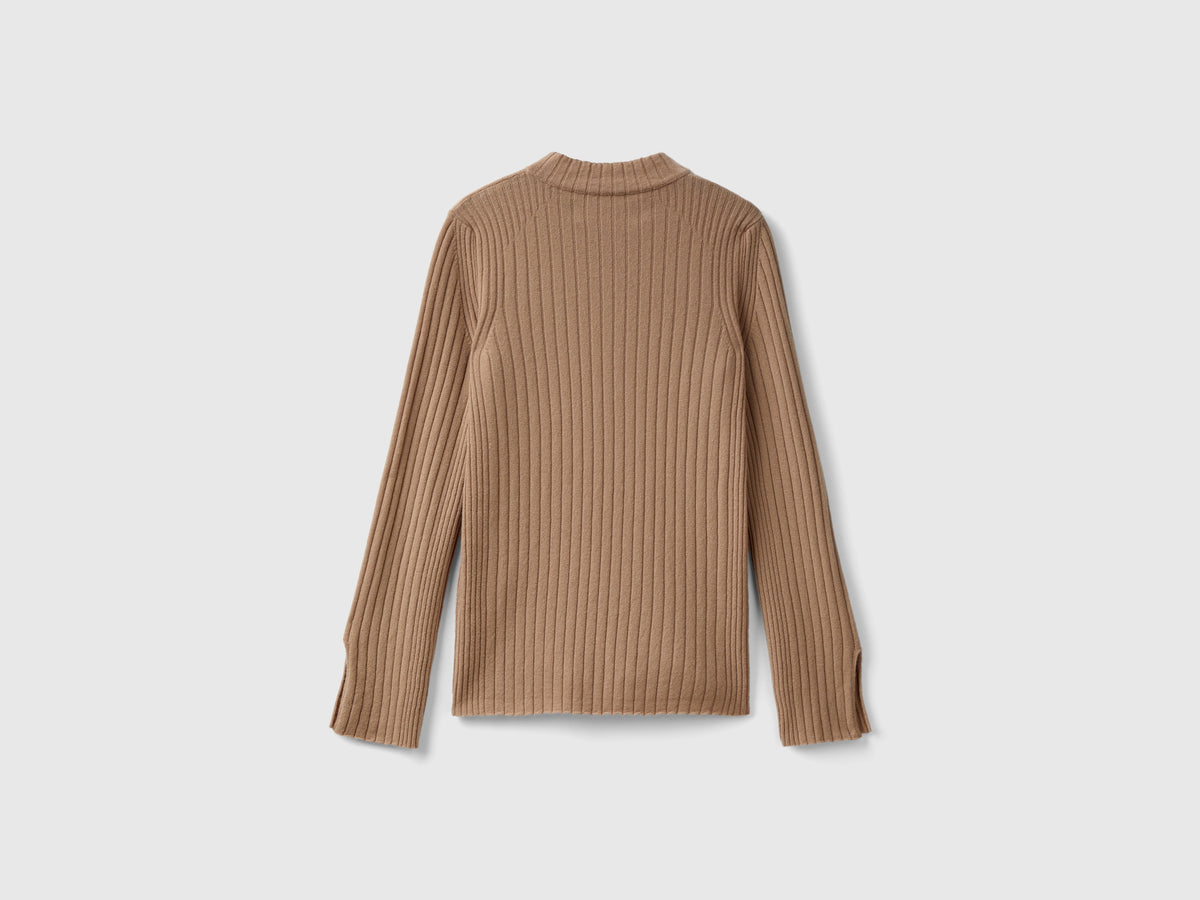 Maglia lupetto con spacchi
