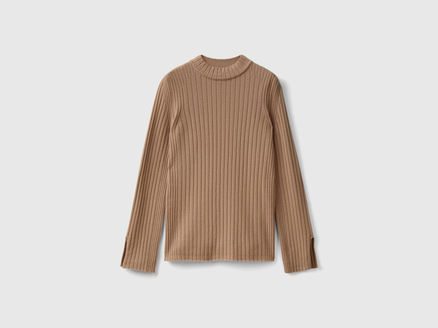 Maglia lupetto con spacchi da donna cammello | Benetton Outlet