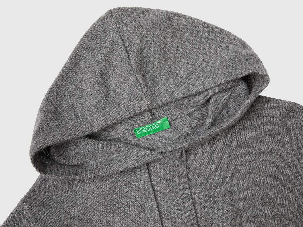 Maglia con cappuccio