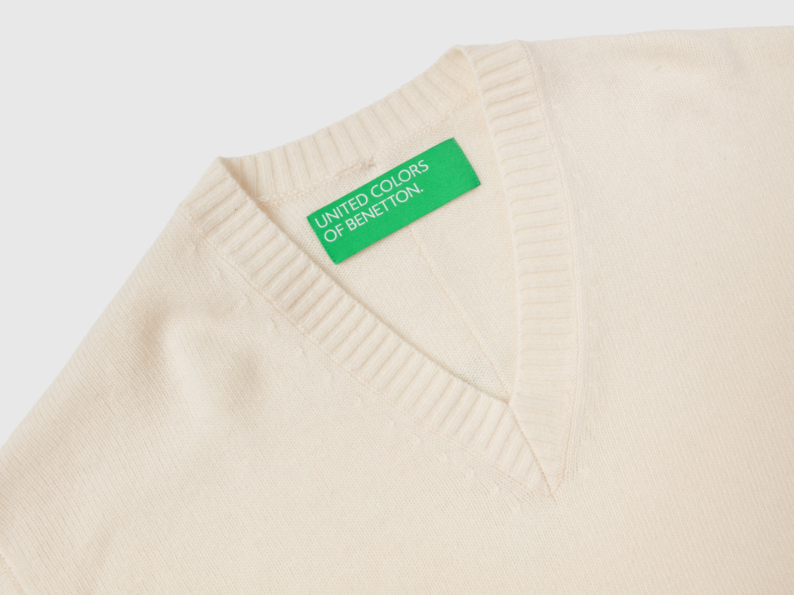 Maglione over fit con spacchi da donna bianco panna 3 | Benetton Outlet