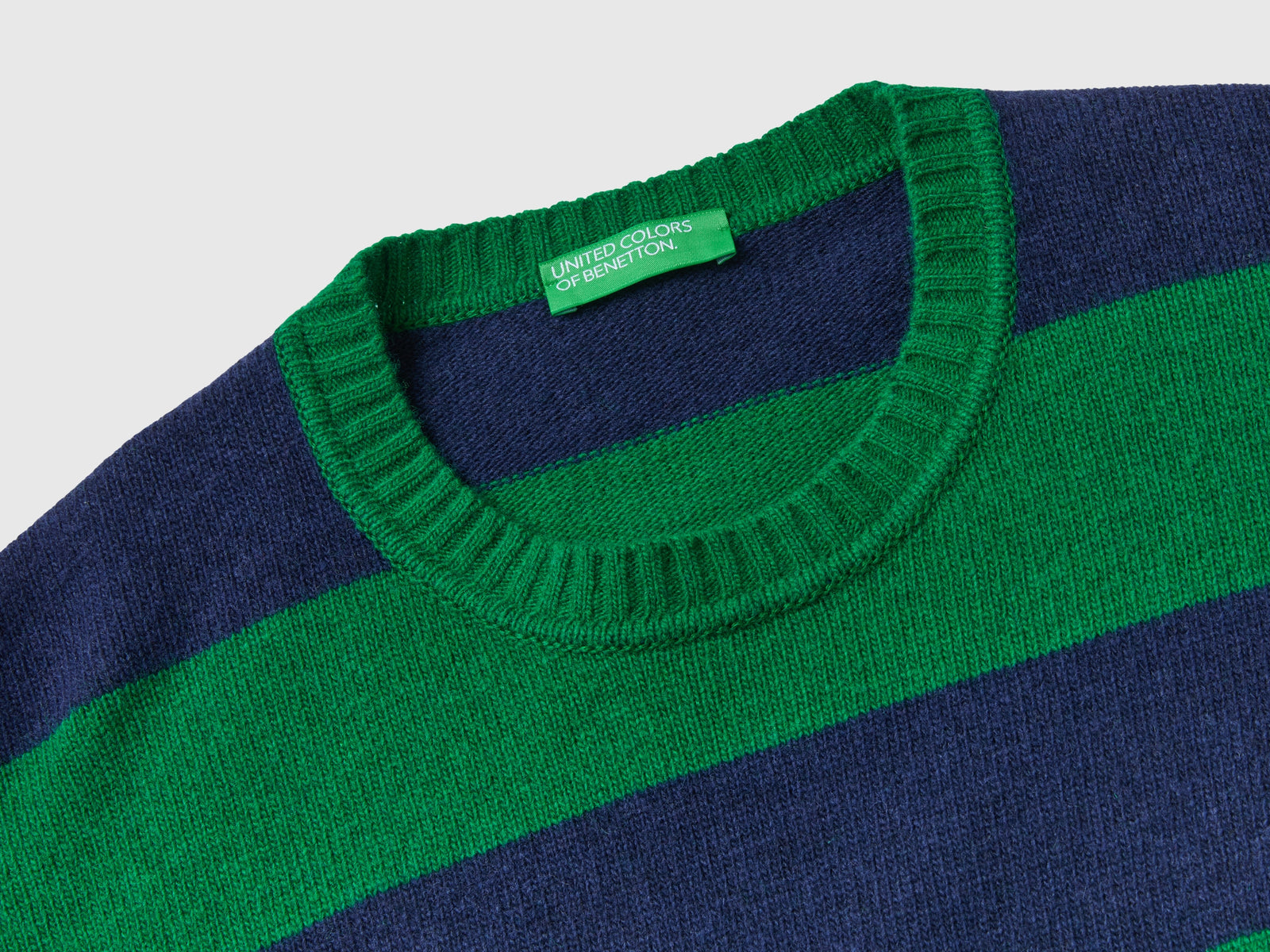 Maglione a righe bicolor da uomo verde 3 | Benetton Outlet