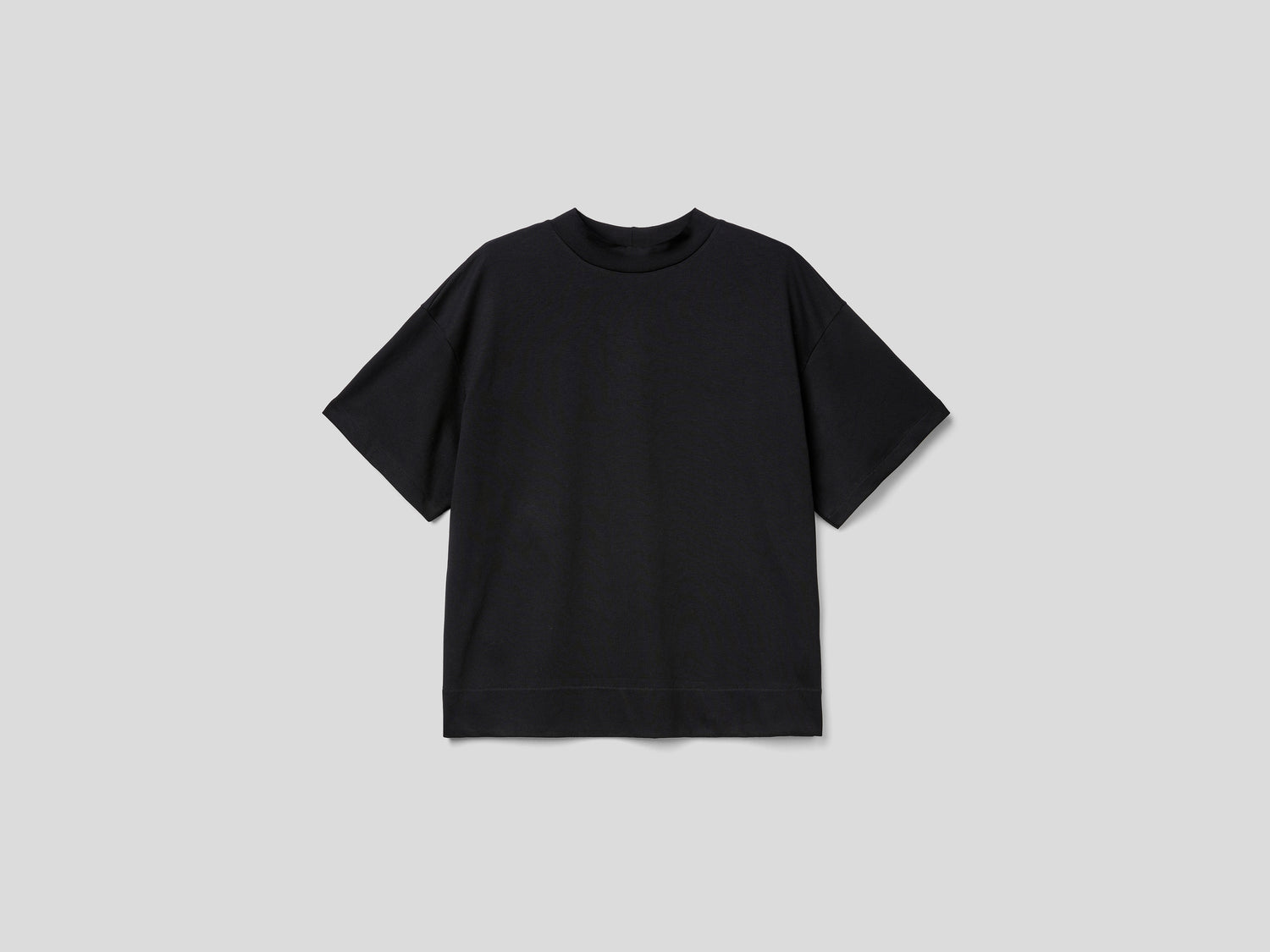 T-shirt con collo a fascetta da donna nero | Benetton Outlet