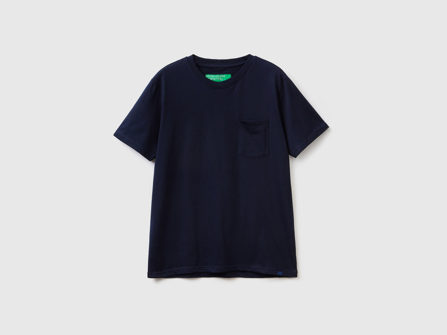 T-shirt 100% cotone con taschino da uomo blu scuro | Benetton Outlet