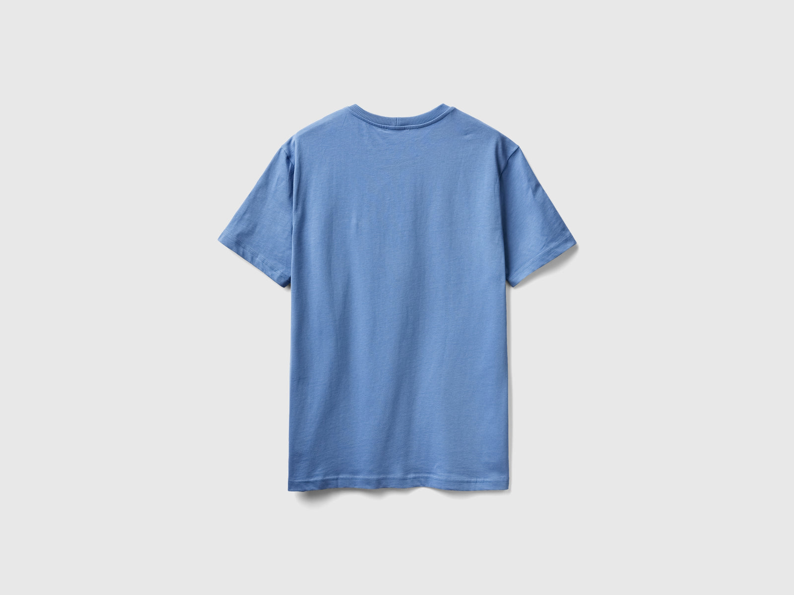 T-shirt with patch da uomo celeste 2 | Benetton Outlet