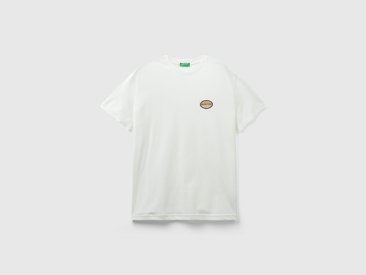 T-shirt con patch