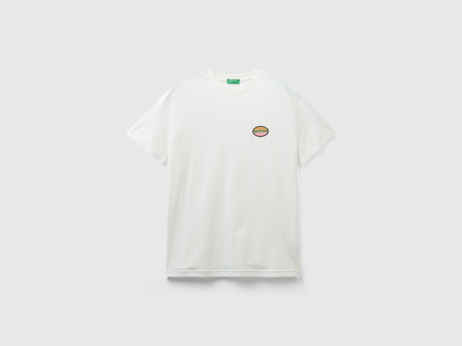 T-shirt con patch da uomo bianco | Benetton Outlet