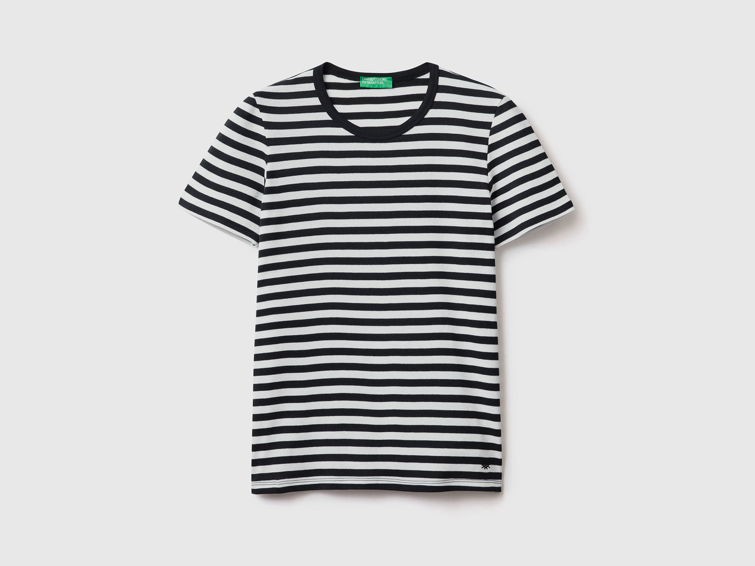 T-shirt girocollo a righe da donna nero | Benetton Outlet