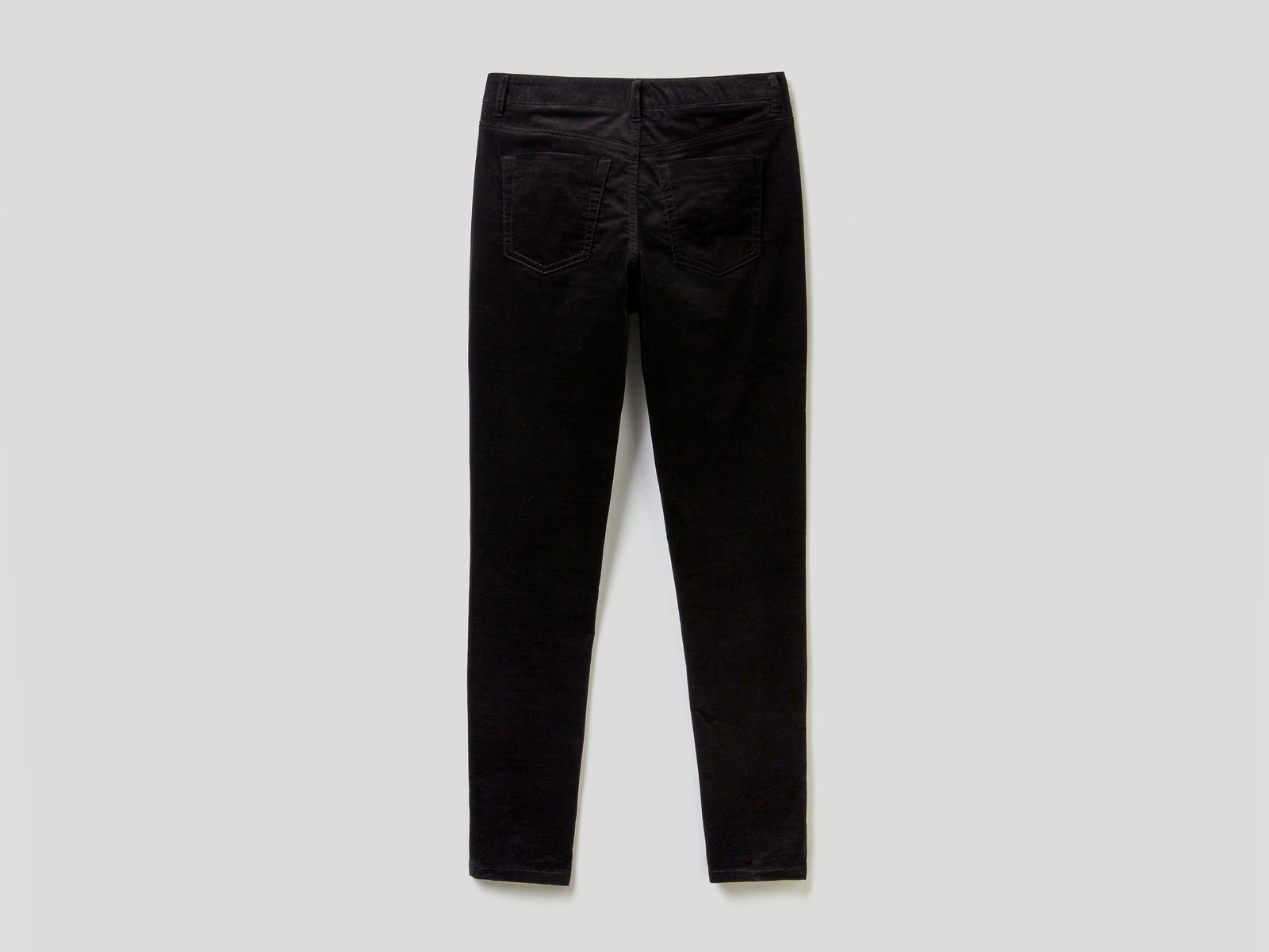 Pantaloni cinque tasche in velluto da donna nero 2 | Benetton Outlet