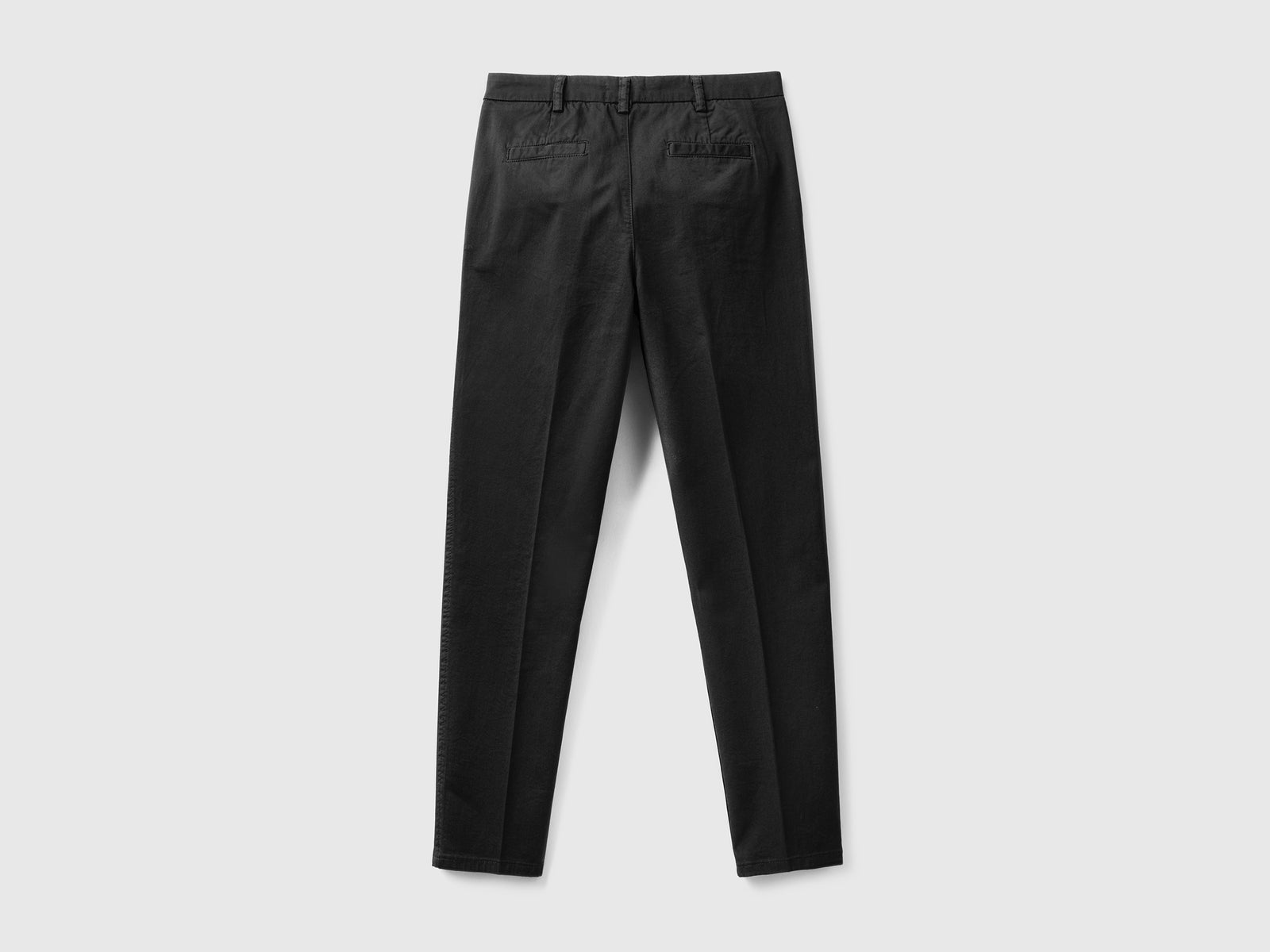Chino slim fit in cotone da donna nero 2 | Benetton Outlet