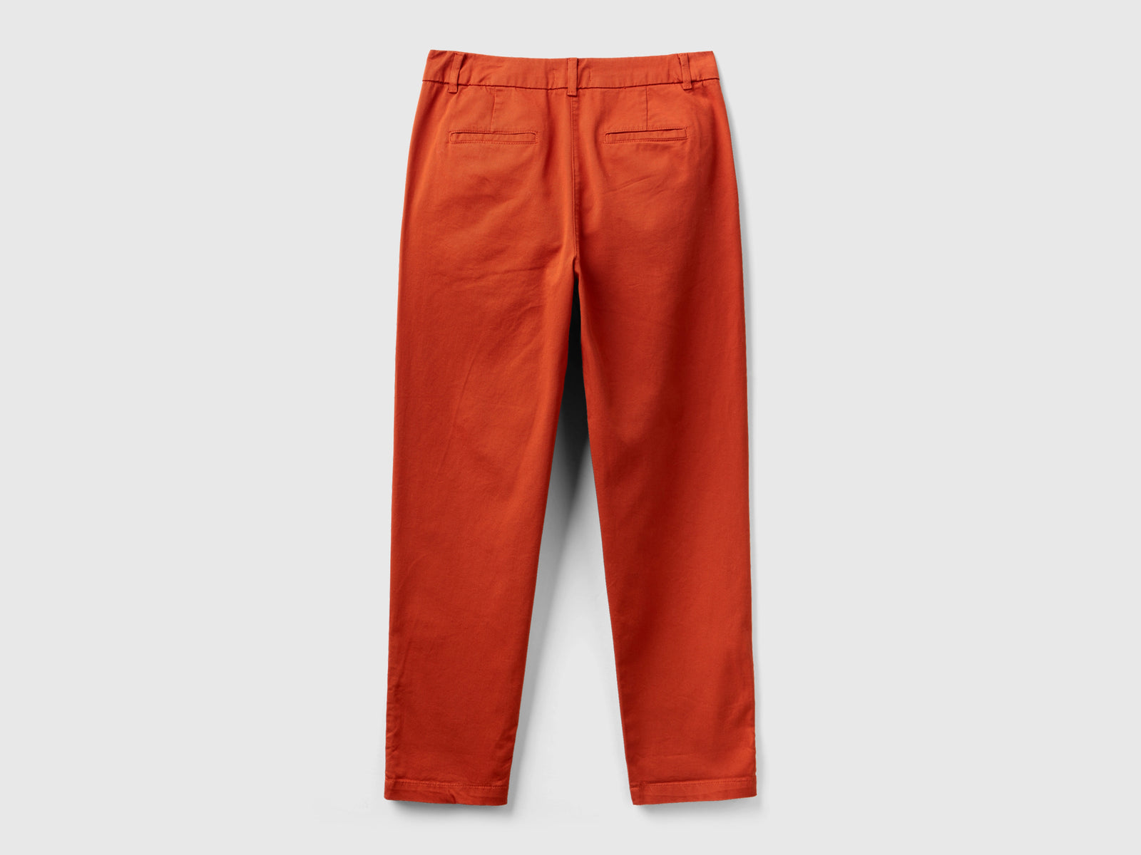 Pantaloni chino in cotone stretch da donna bruciato 2 | Benetton Outlet