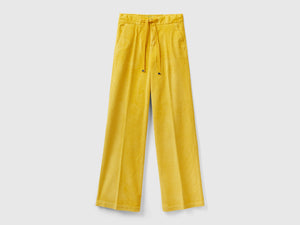 Pantalones anchos de terciopelo