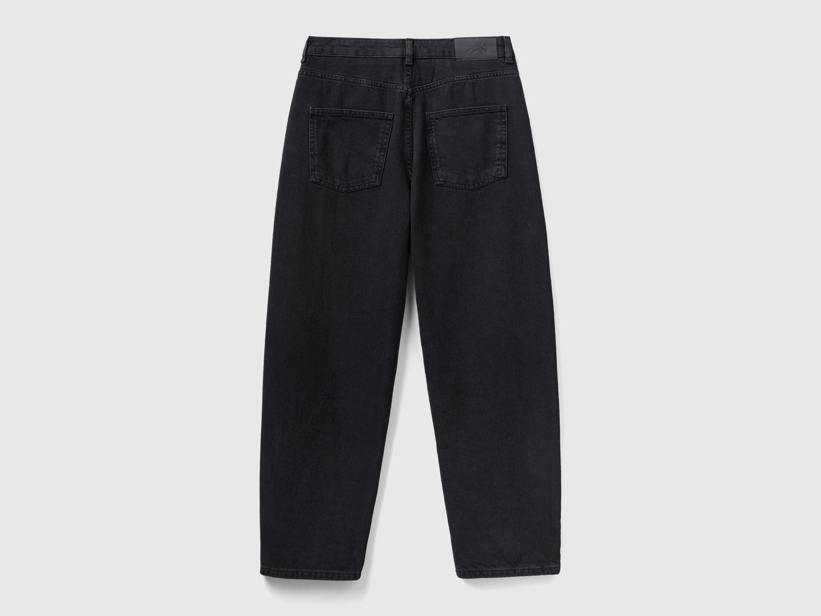 Vaqueros de corte globo da donna nero 2 | Benetton Outlet