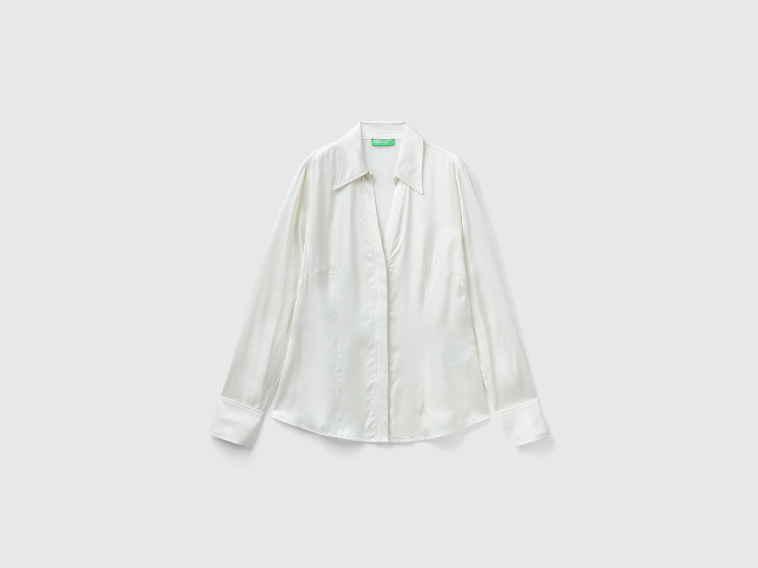 Camicia in raso slim fit da donna bianco panna | Benetton Outlet