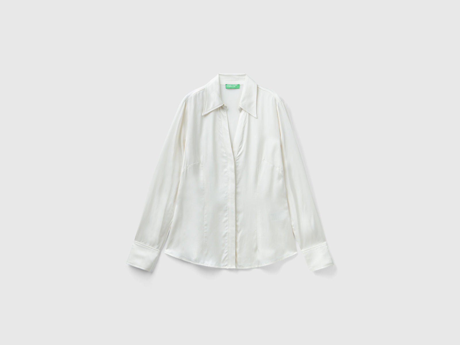 Camicia in raso slim fit da donna bianco panna | Benetton Outlet