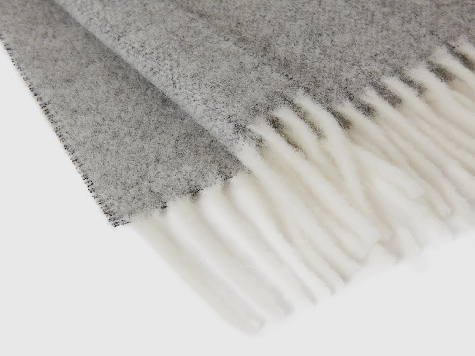 Sciarpa in misto lana e tessuto riciclato da donna grigio 2 | Benetton Outlet
