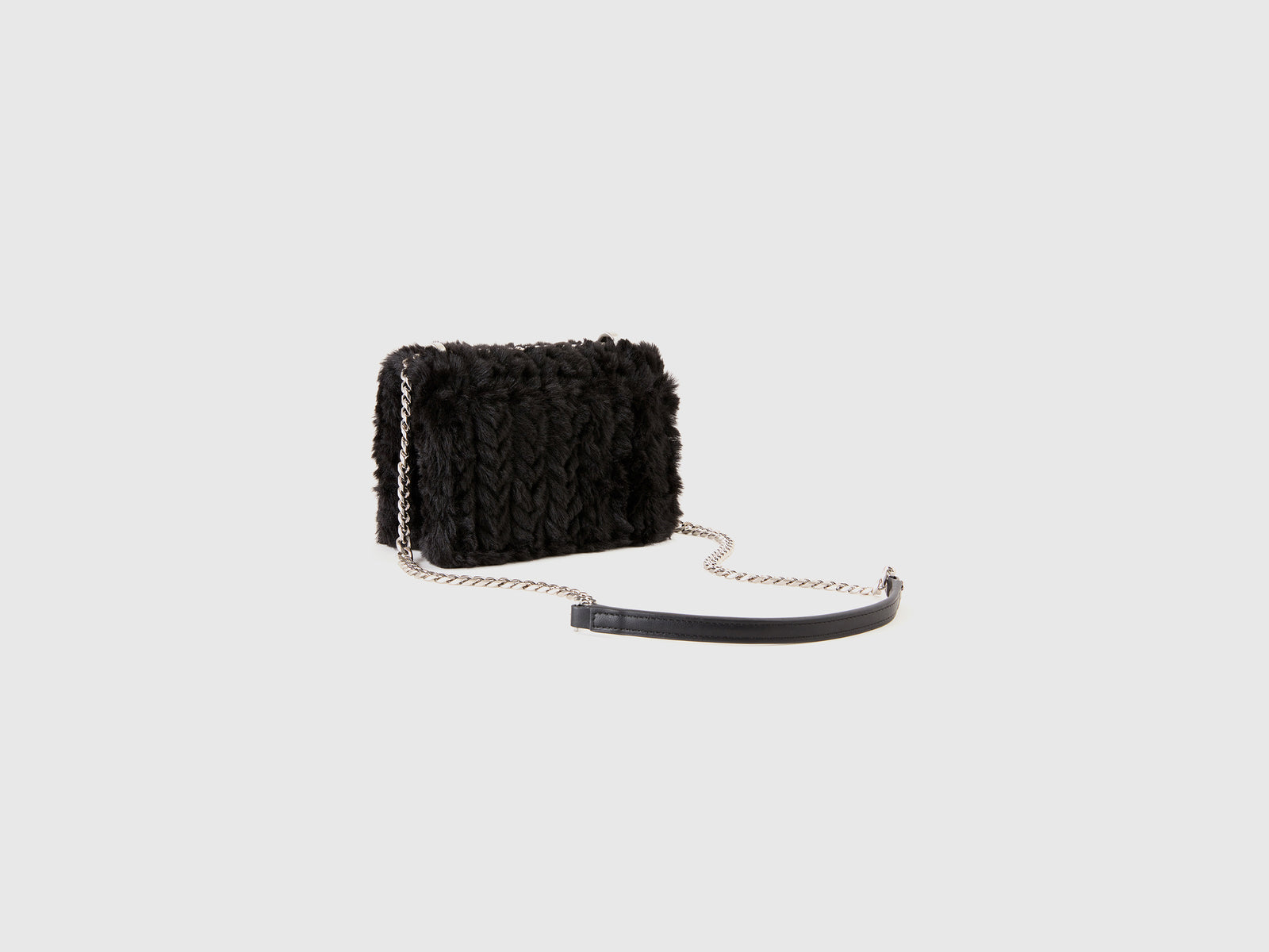 Borsa piccola in pelliccetta sintetica da donna nero 2 | Benetton Outlet