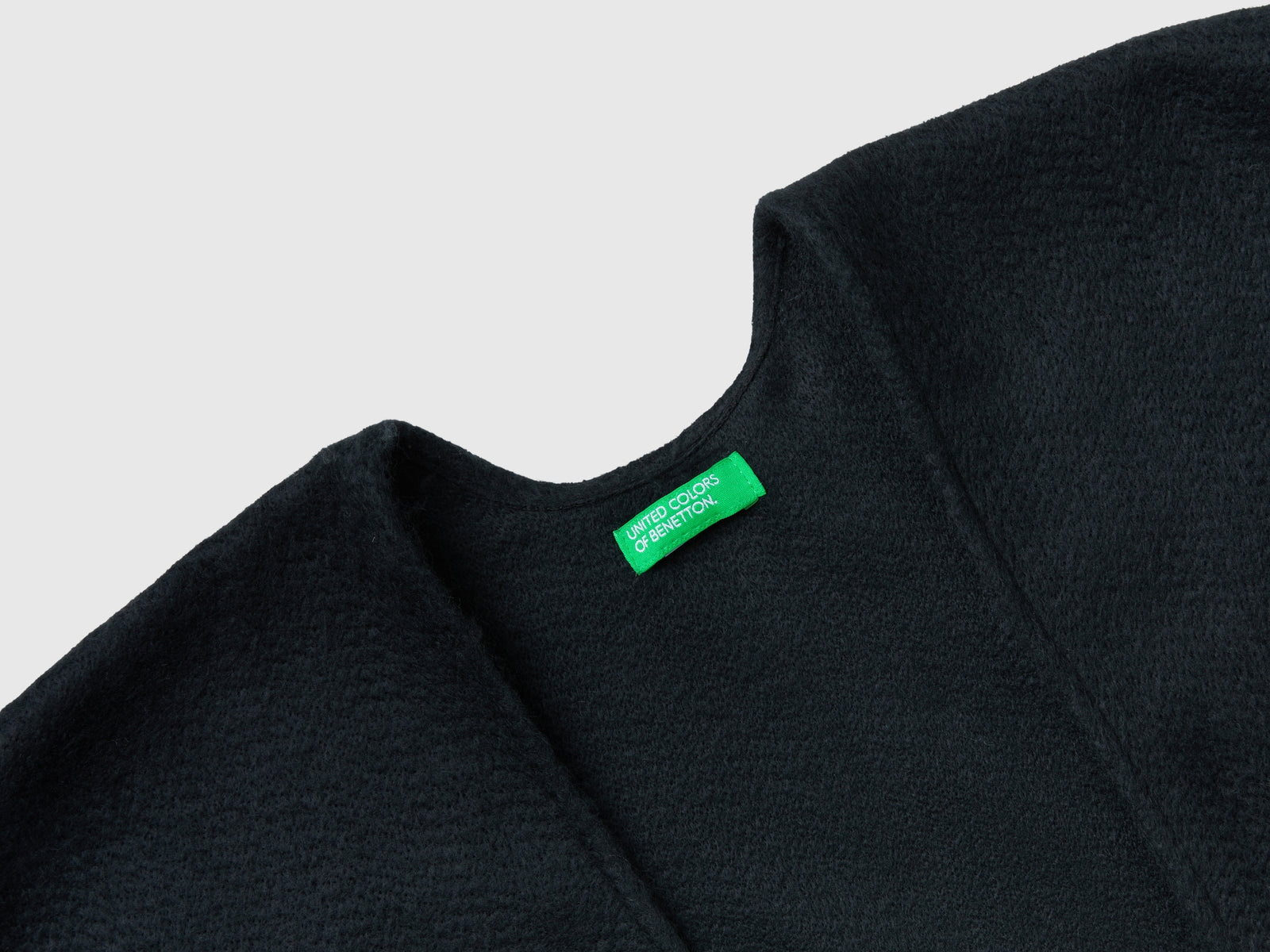 Mantella con frange da donna grigio scuro 3 | Benetton Outlet