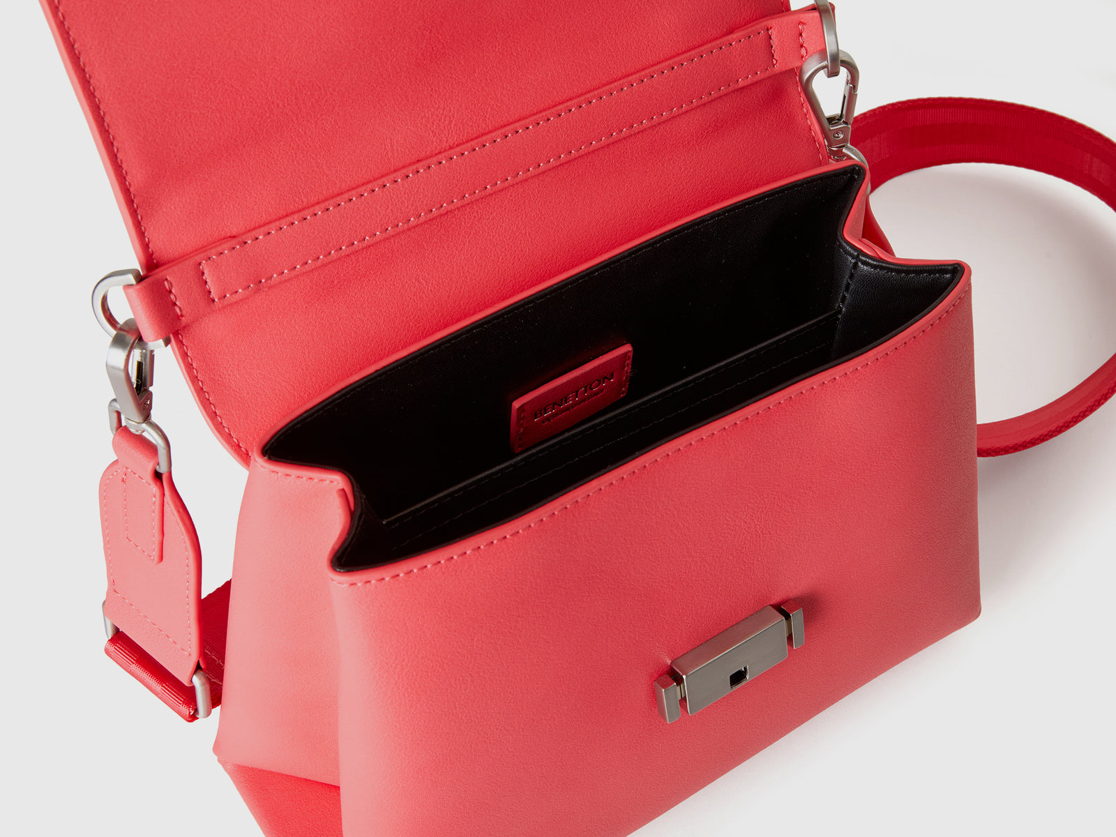 Borsa in tessuto spalmato da donna fucsia 3 | Benetton Outlet