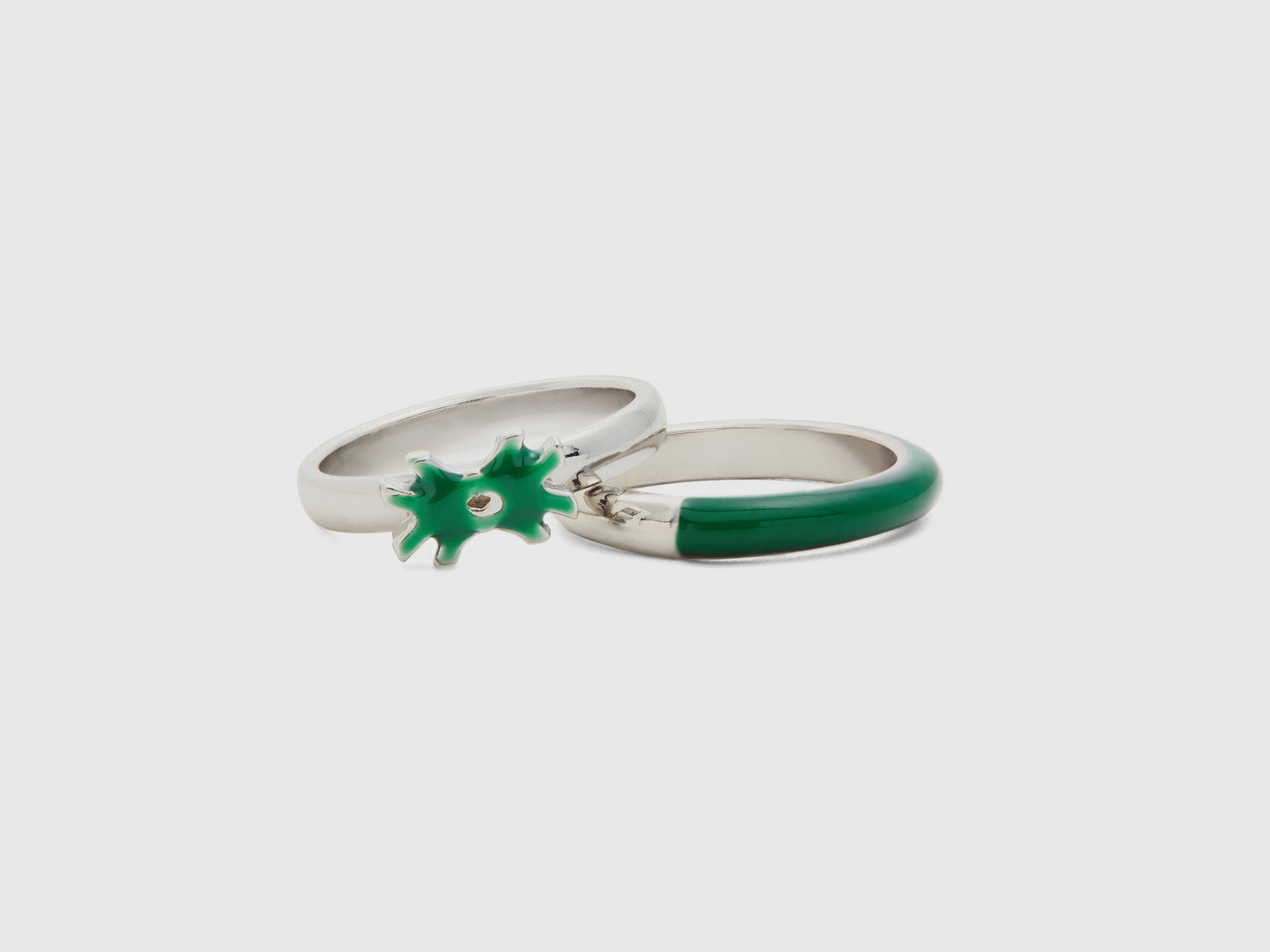 Due anelli con dettagli smaltati da donna verde | Benetton Outlet