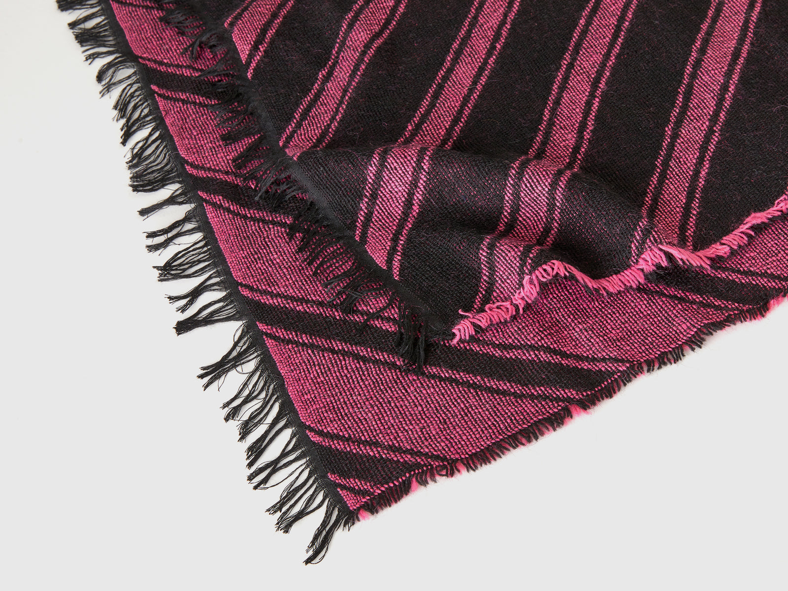 Sciarpa a righe regimental da donna rosa 2 | Benetton Outlet