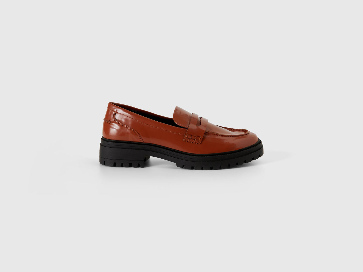 Mocasines en tejido recubierto brillante da donna marrone | Benetton Outlet