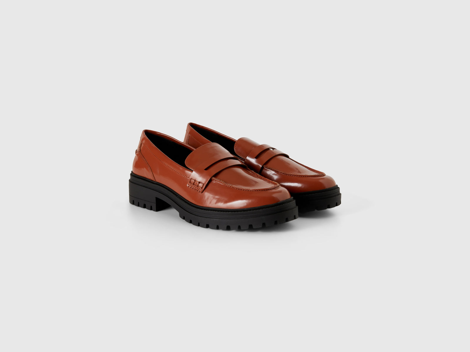 Mocasines en tejido recubierto brillante da donna marrone 3 | Benetton Outlet