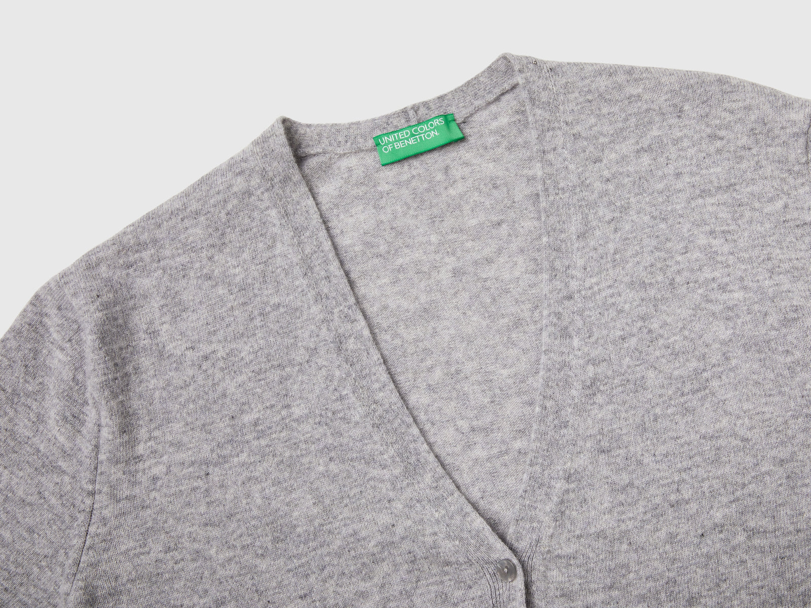 Cardigan scollo a Vo mélange in pura lana Merino da donna grigio chiaro 3 | Benetton Outlet