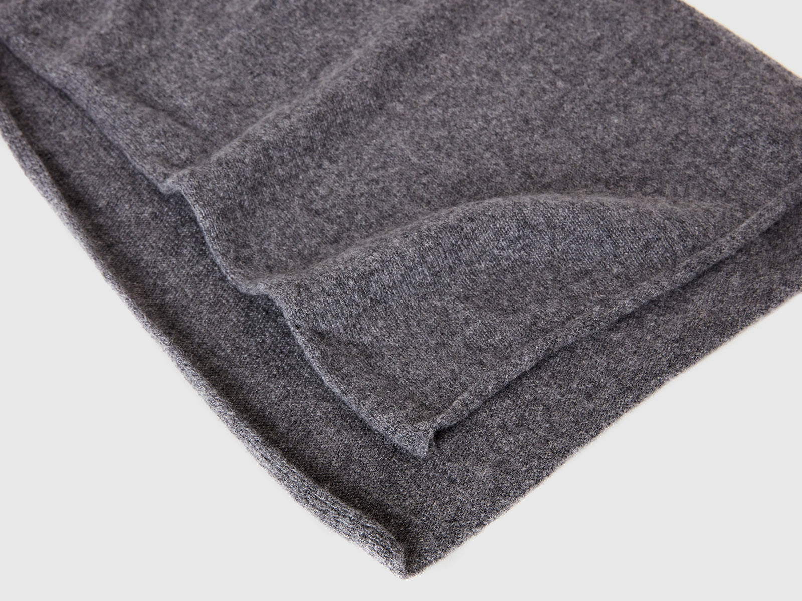 Bufanda de cachemira pura da donna grigio scuro 2 | Benetton Outlet